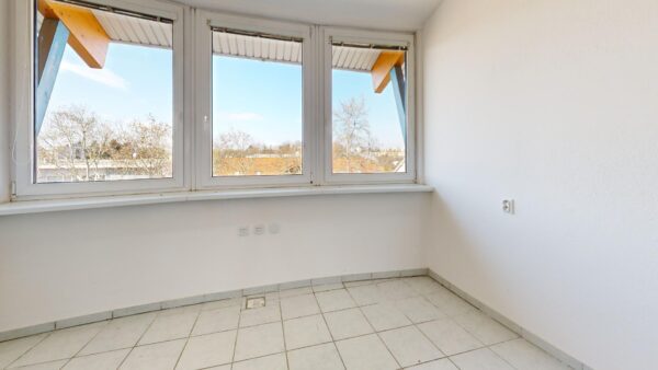 Šaľa – pešia zóna – kancelária na prenájom aj s parkovaním – bývalý Andrea Shop