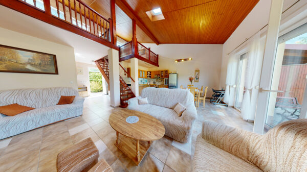 ZNÍŽENÁ CENA – Predaj štýlového 3-izb.RD s galériou v obci Macov