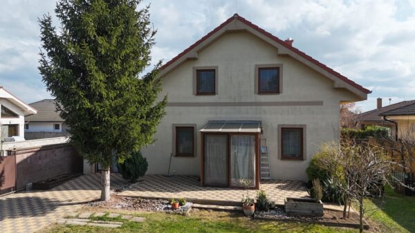 Rezervované ! 6-izbový rodinný dom v Ružindole, pozemok 677m2