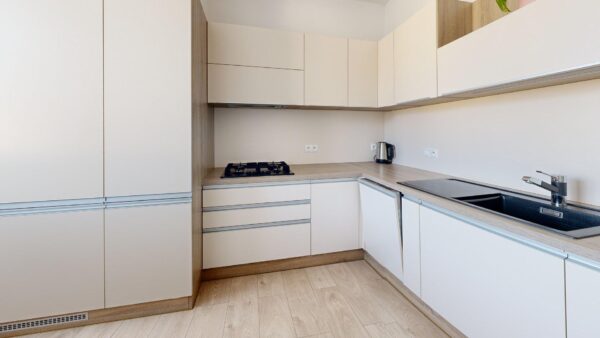 Na prenájom slnečný 2-izbový byt po kompletnej rekonštrukcii na Hlinách v Trnave