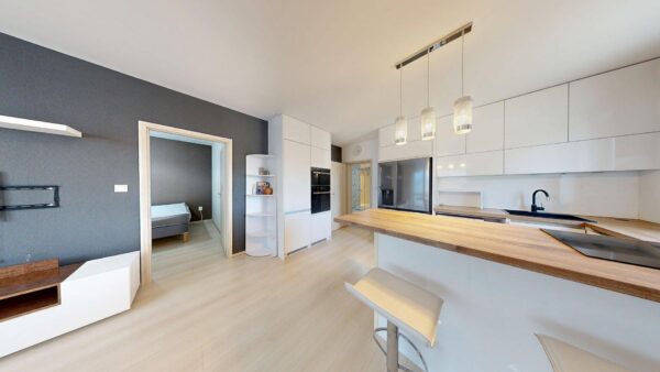 NA PRENÁJOM – Moderný 3i byt s terasou a dvomi parkovacími miestami v uzavretom areáli