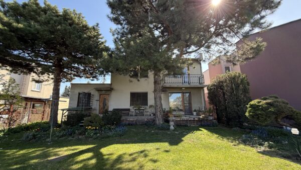 4i dvojpodlažný dom 140m2 so suterénom a garážou, pozemok 711m2