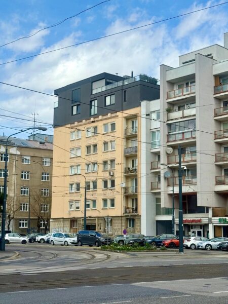 AZ ponúka 2.5-izbový byt s 2 balkónmi v tehlovom dome – Vazovova ulica