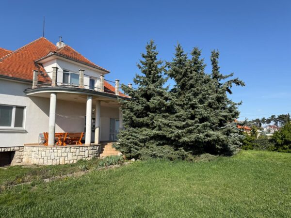 Investičný polyfunkčný objekt – Ubytovacie zariadenie s vysokým výnosom s veľkorysým pozemkom v Nitre