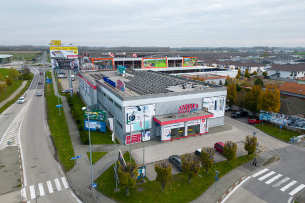 Prenájom komerčnej budovy o rozlohe 2 495m², 37parkovacích miest v lukratívnej časti Dunajskej Stredy