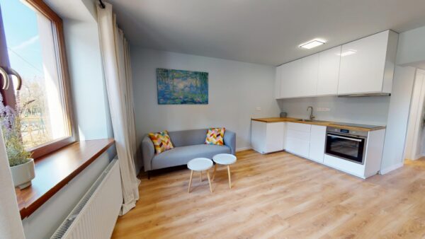 KOMPLETNE ZREKONŠTRUOVANÝ 3-IZBOVÝ RODINNÝ DOM V CENTRE ŠPAČINIEC