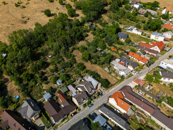 Priestranný stavebný pozemok v obci Dobrá Voda